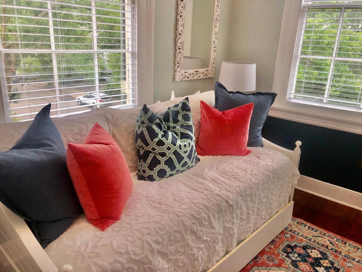 Daybed With Trundle In The Beautiful Ashley Inn 4 Blocks From King St Charleston Exteriér fotografie