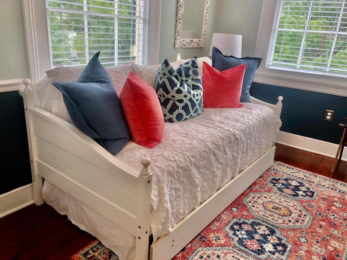 Daybed With Trundle In The Beautiful Ashley Inn 4 Blocks From King St Charleston Exteriér fotografie